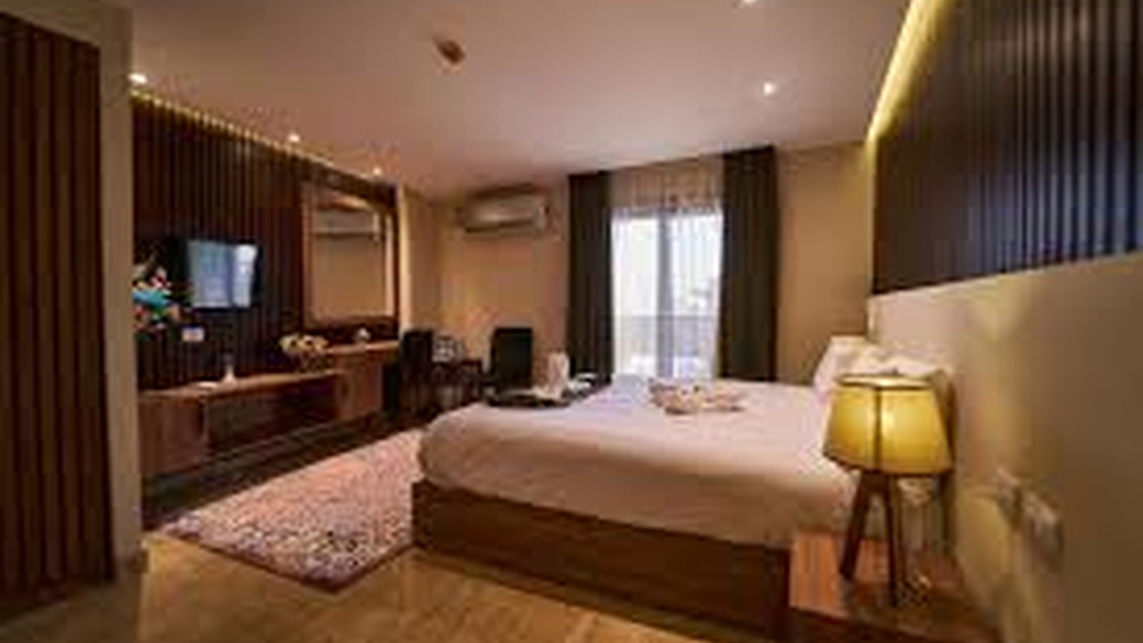 Pyramids Front Hotel