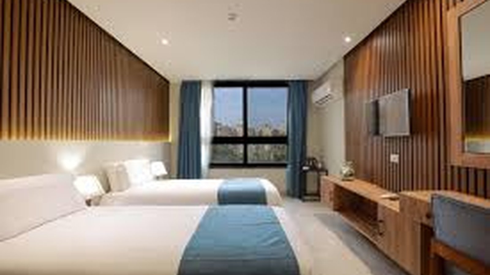 Pyramids Front Hotel