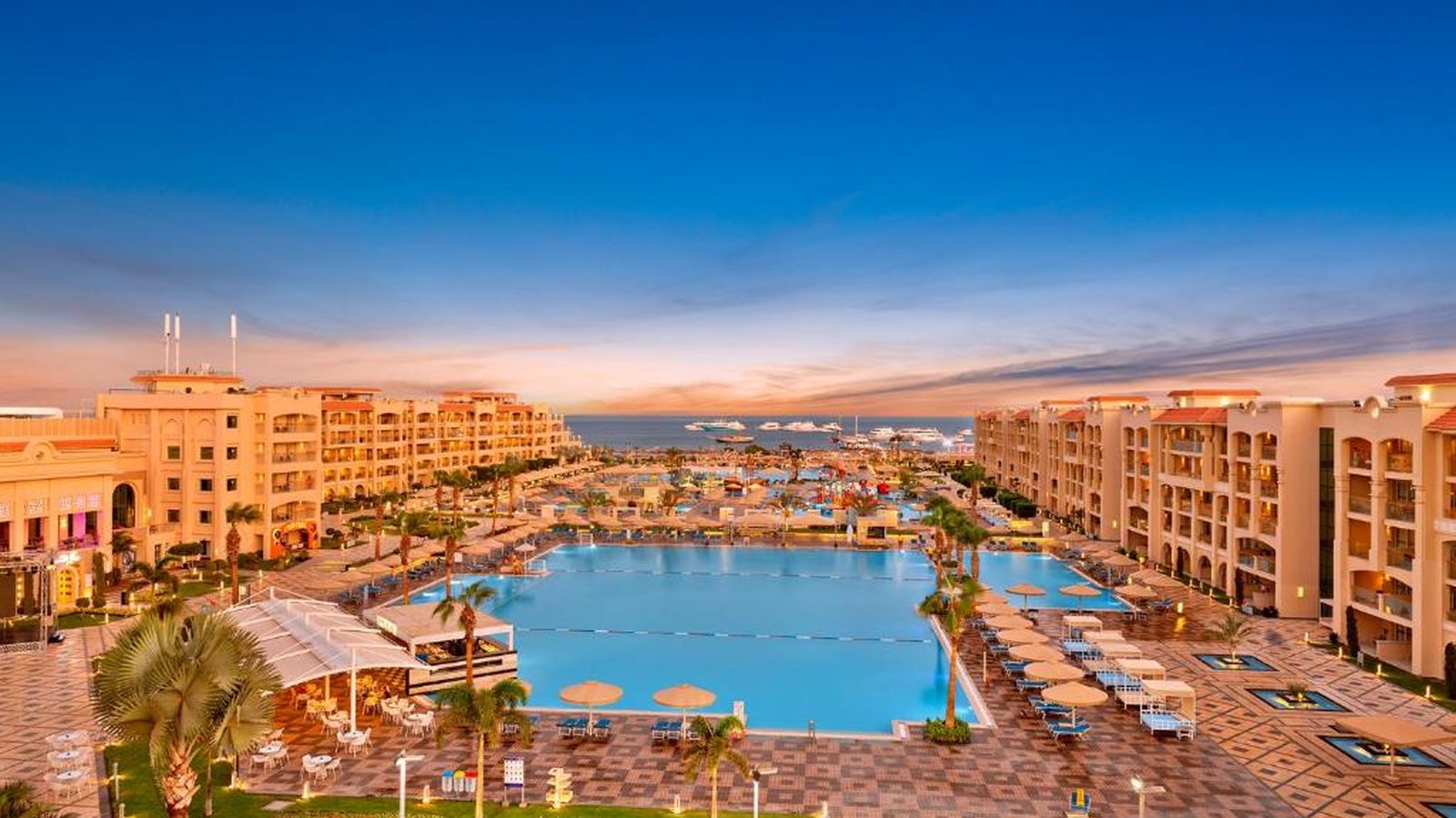 Pickalbatros White Beach Resort