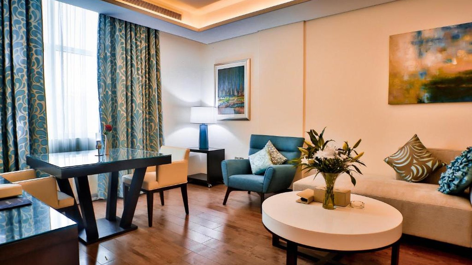 Signature Dubai