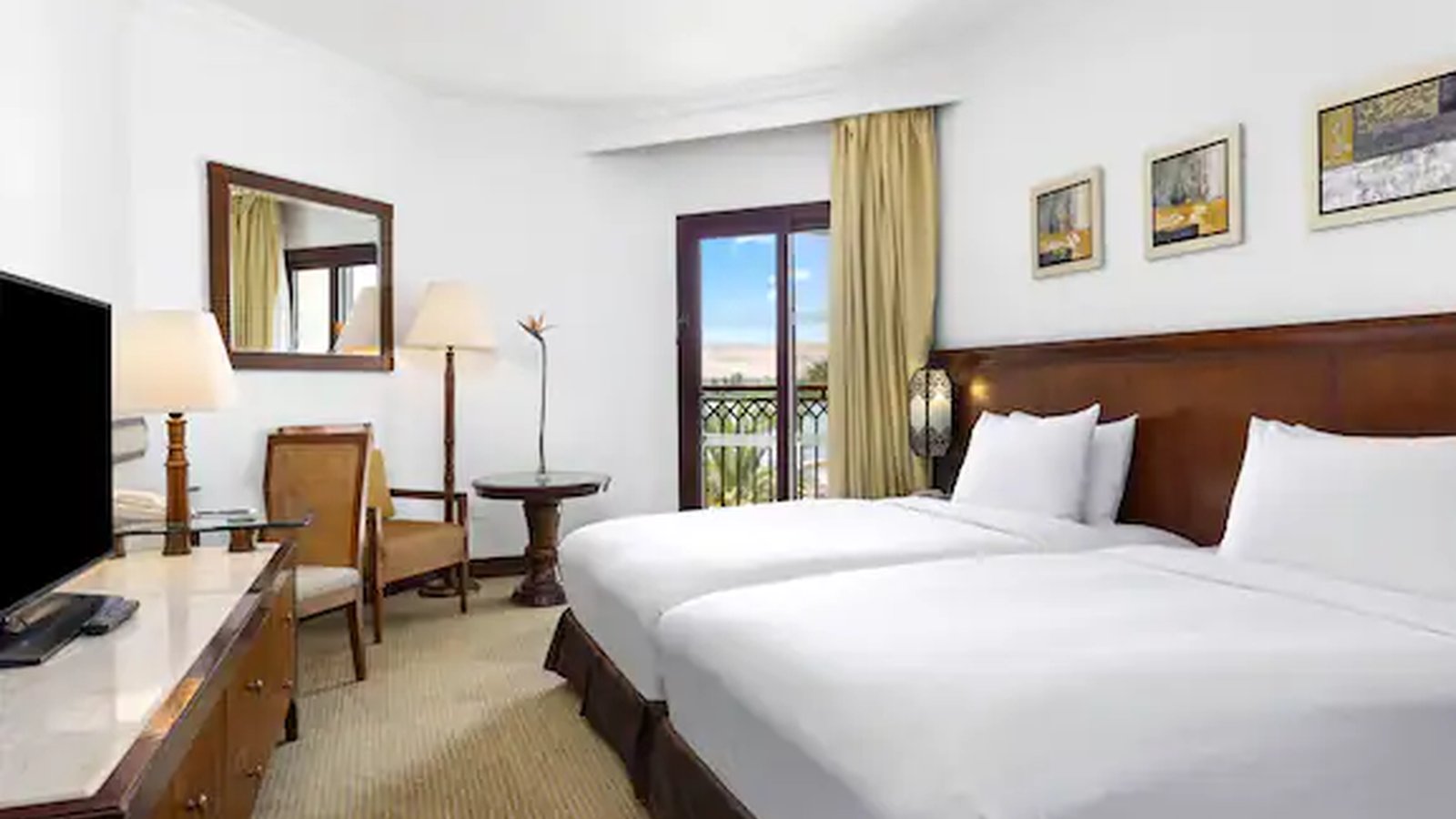 Hilton Luxor Resort & Spa