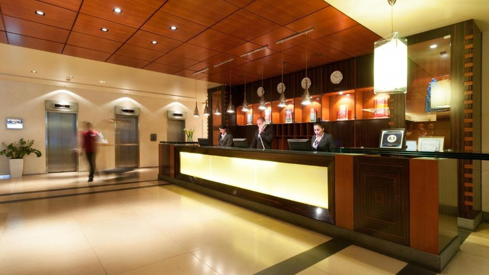 Le Commodore Hotel