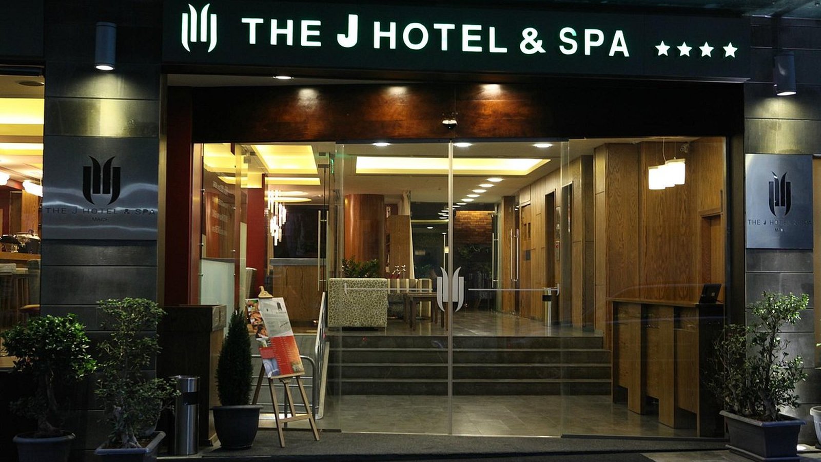 J hotel and spa