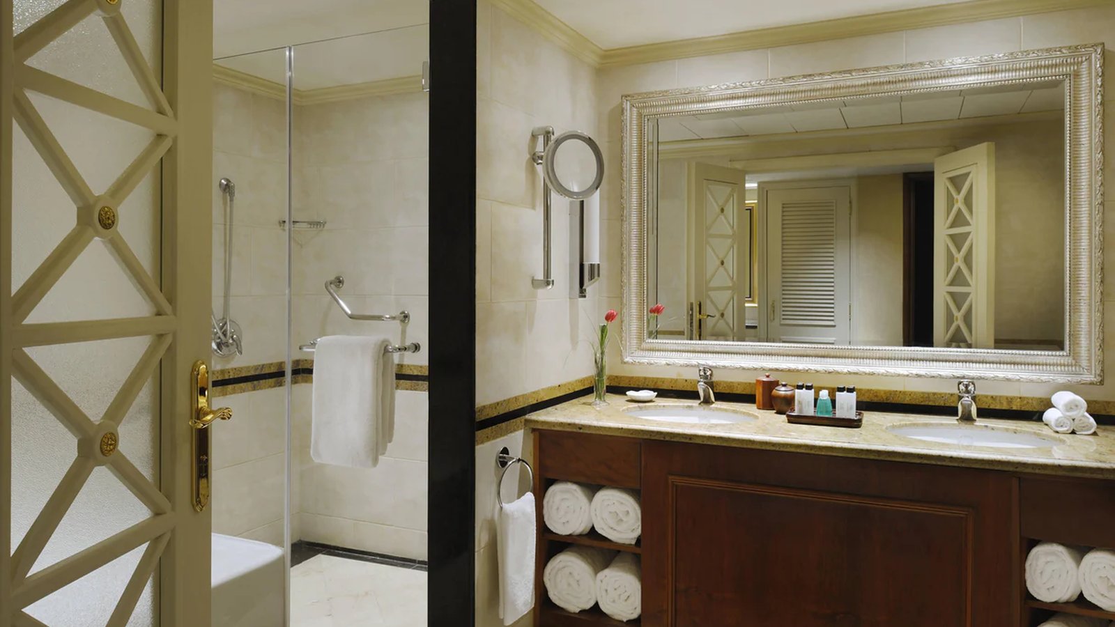 Cairo Marriott Hotel & Omar Khayyam