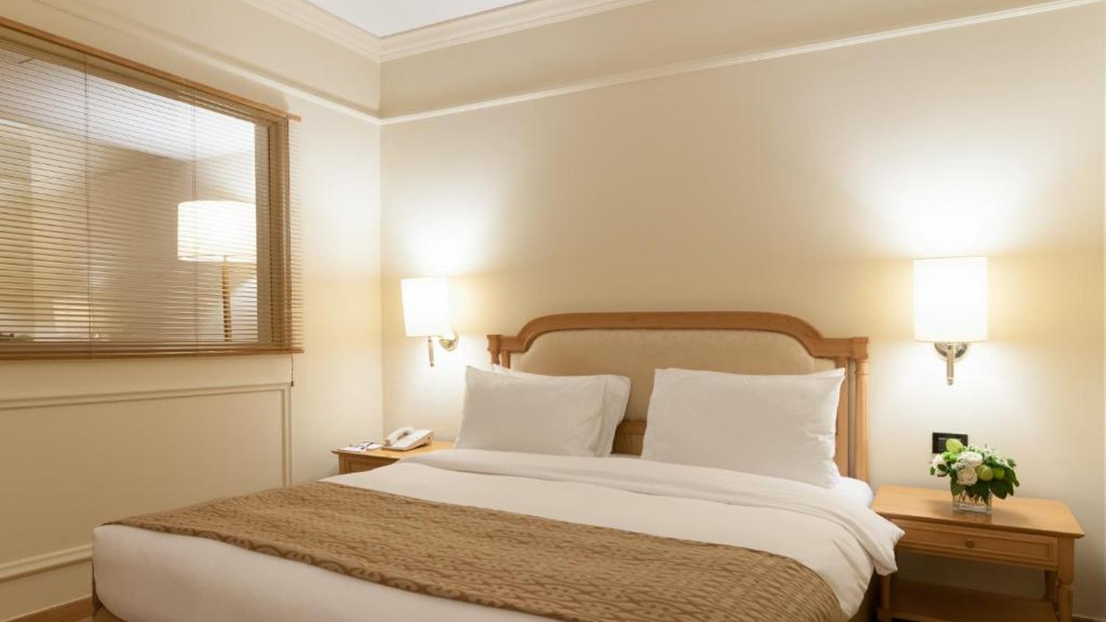 Le Commodore Hotel