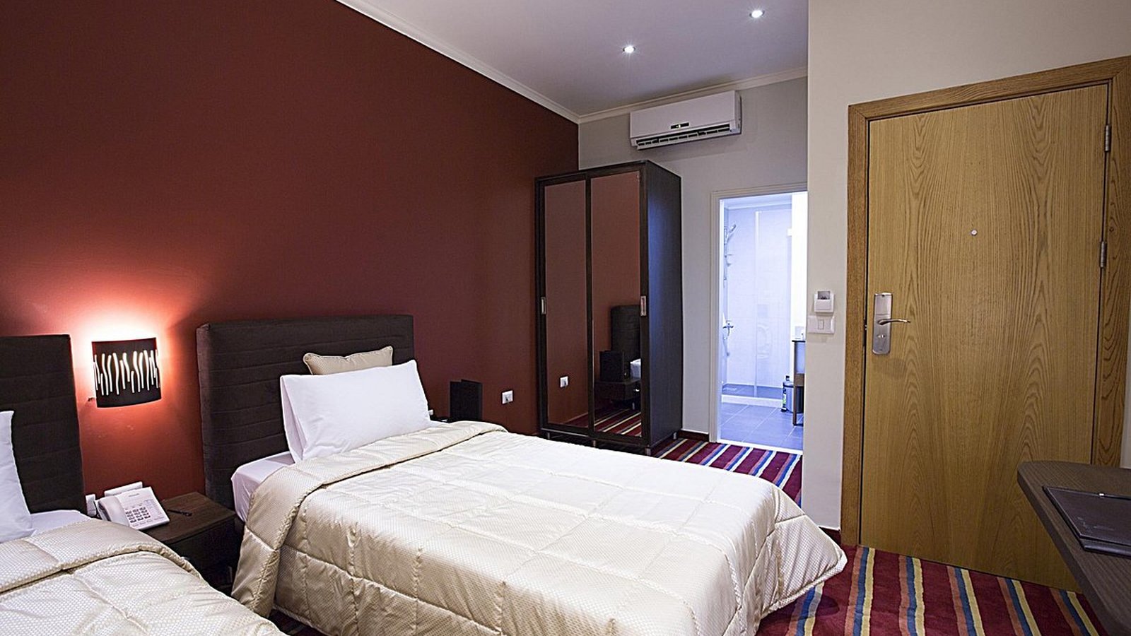 J hotel and spa